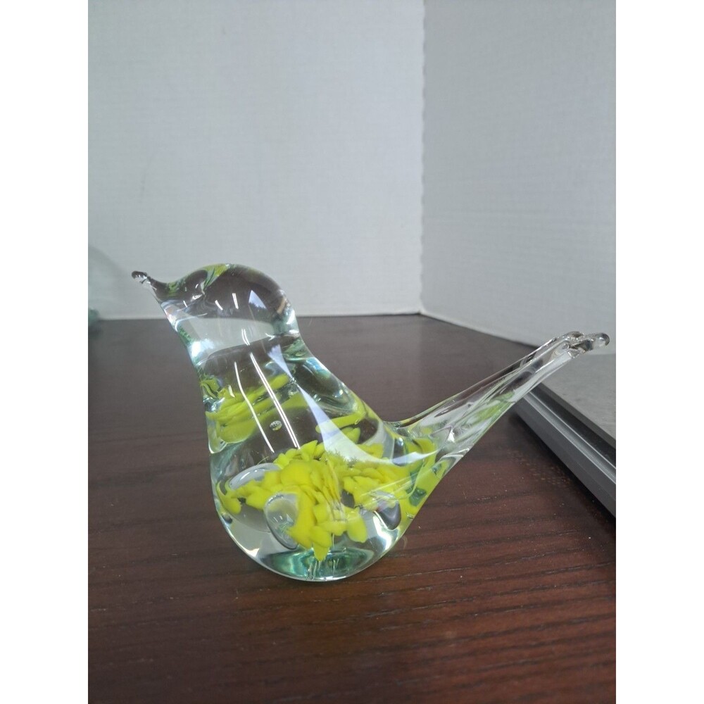 Vintage Kent Helms Art Glass Bird With Yellow Flower  Figurine 82